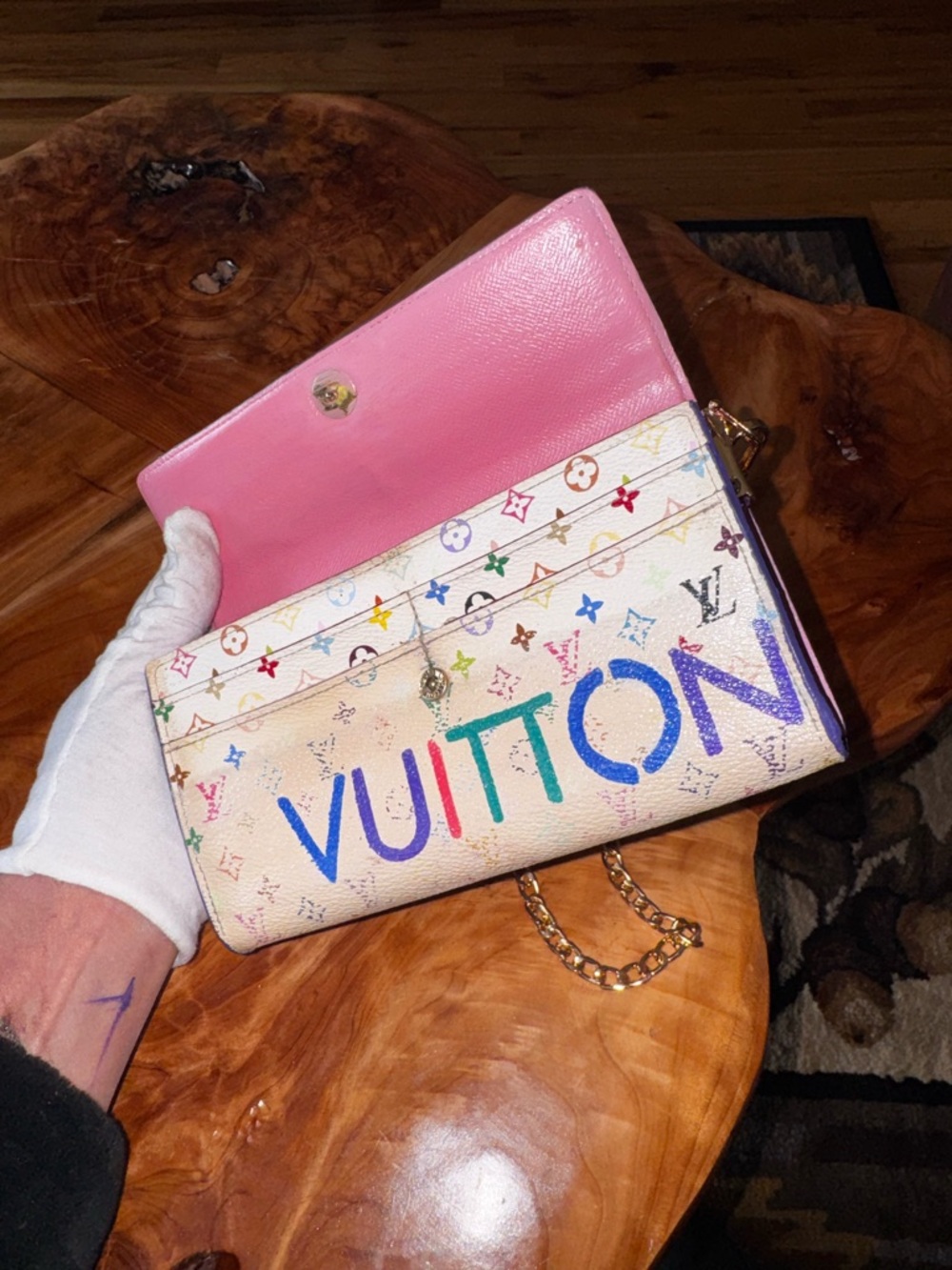 Louis Vuitton
2009 Multicolor Monogram Pattern
Sarah wallet repurposed painted - Picture 17 of 17